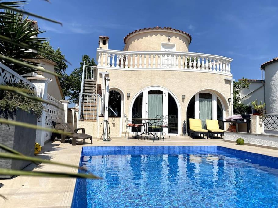 Jolie Maison Avec Sa Piscine Privee Wifi Ampuriabrava Exterior foto